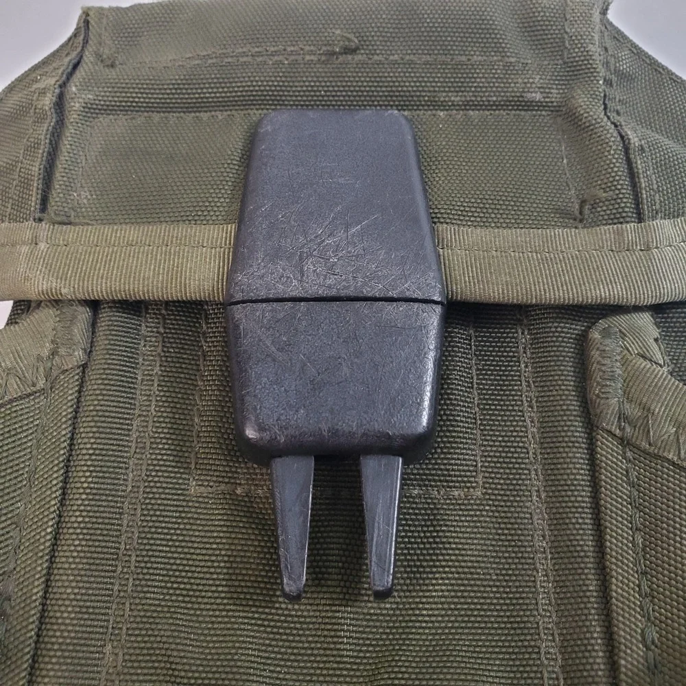 US Army Ammo Pouch Canvas Vintage Military W/‎ Metal Belt Clips